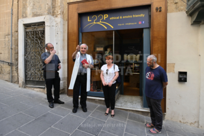 Il-ftuħ uffiċjali ta’ Loop Clothes Shop mill-Vigarju Episkopali għad-Djakonija Mons. Charles Cordina, fil-Belt Valletta &#8211; 28/07/23